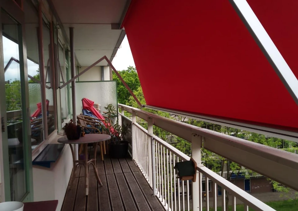 Uitvalscherm balkon armen4